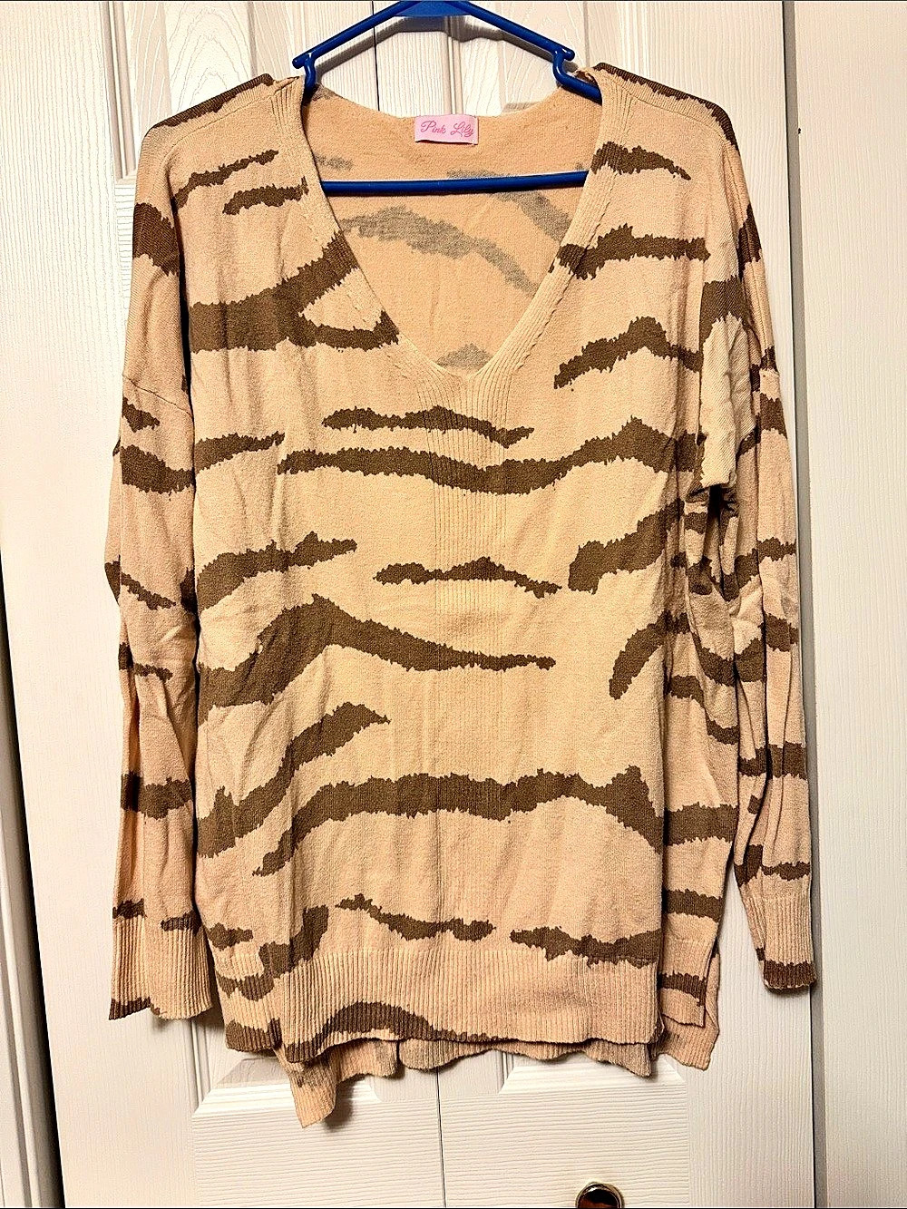 Pink Lily Animal Print V-Neck Sweater in Brown & Tan Large